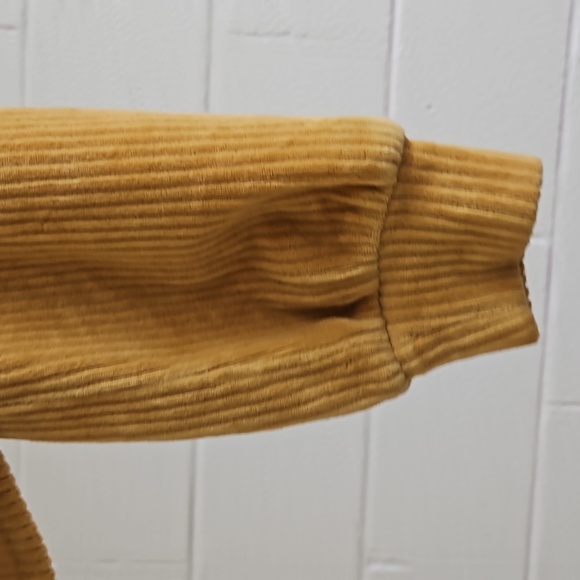 Small altar'd state light sweater - Picture 3 of 6